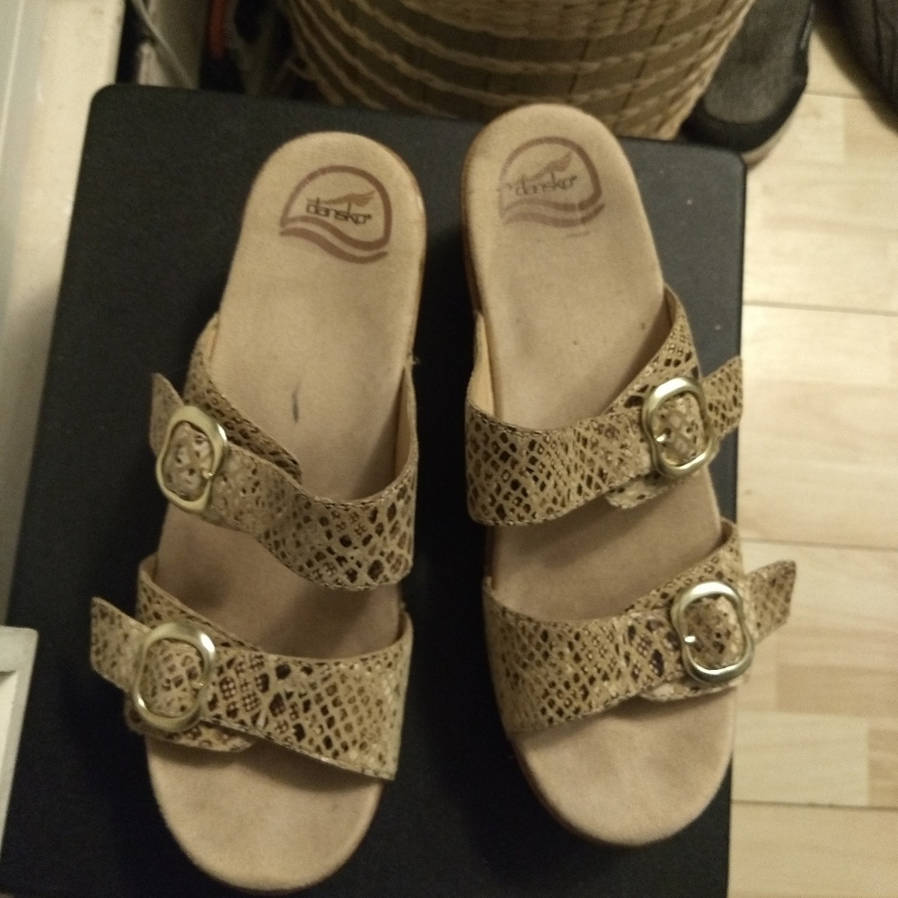 Super cute Dansko sandals size 41.
